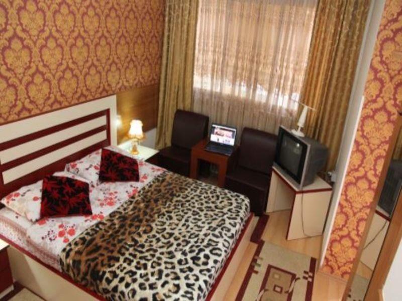 Hotel Parlamenti Tirana Exterior photo