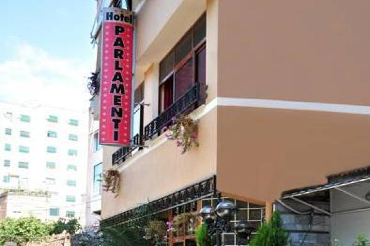 Hotel Parlamenti Tirana Exterior photo