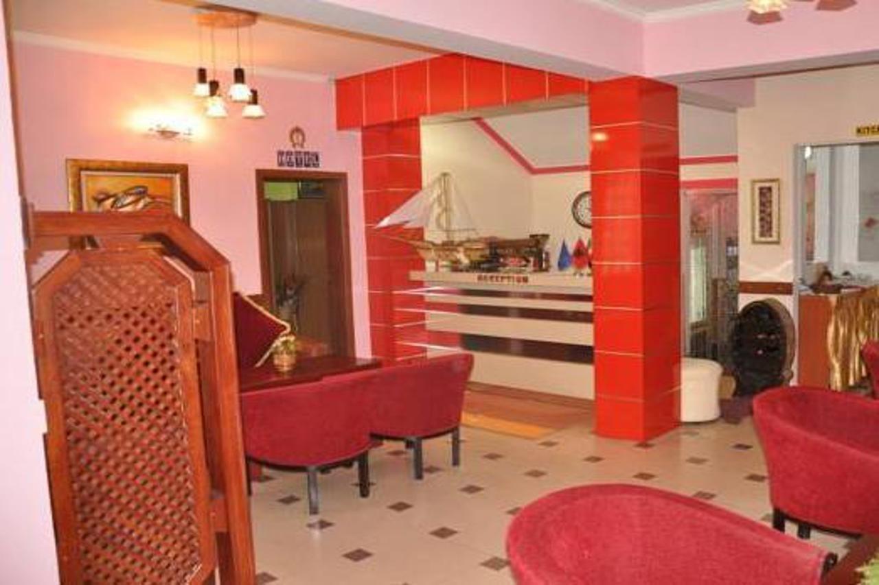 Hotel Parlamenti Tirana Exterior photo