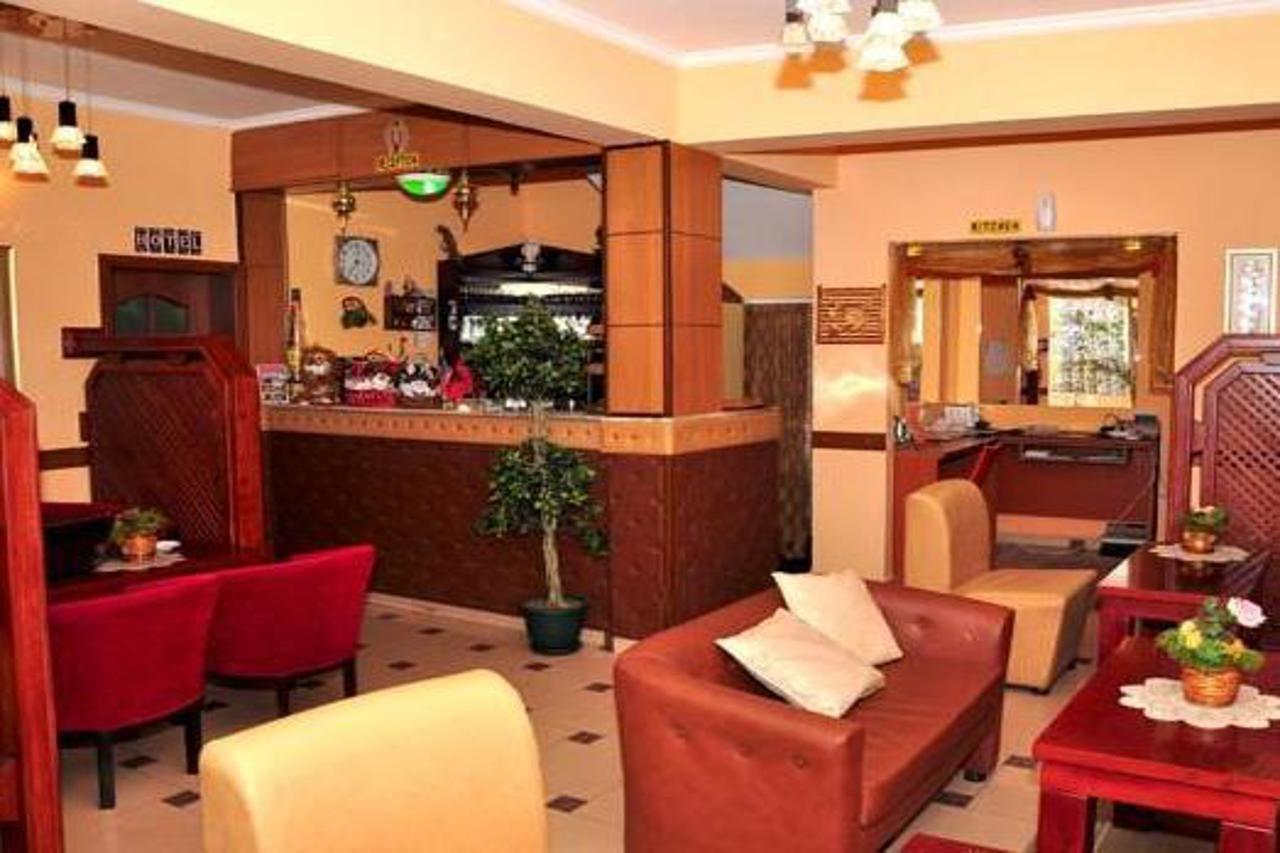 Hotel Parlamenti Tirana Exterior photo