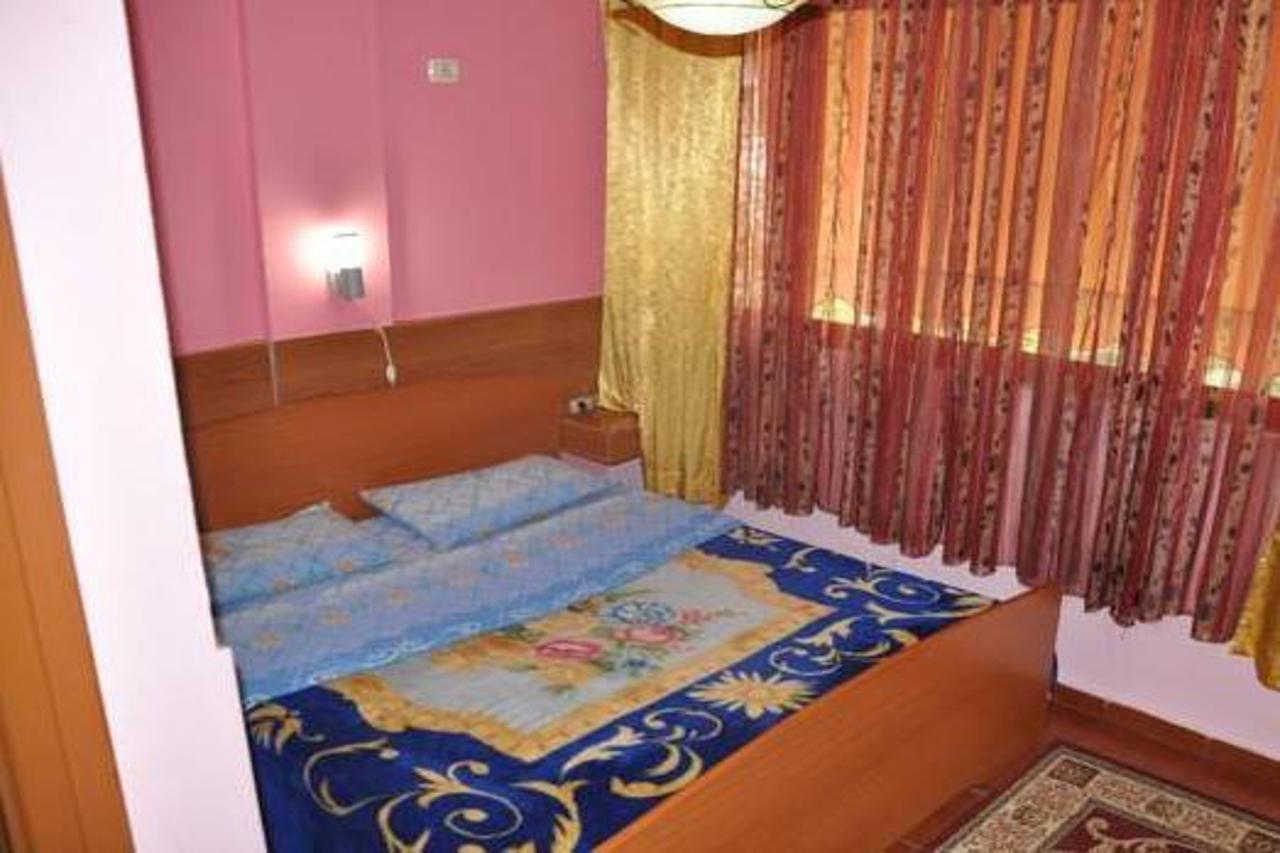 Hotel Parlamenti Tirana Exterior photo